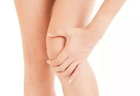 女性经期为何膝关节痛，要看医生吗？