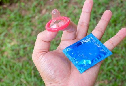 怎样使用避孕套才正确，需要注意什么